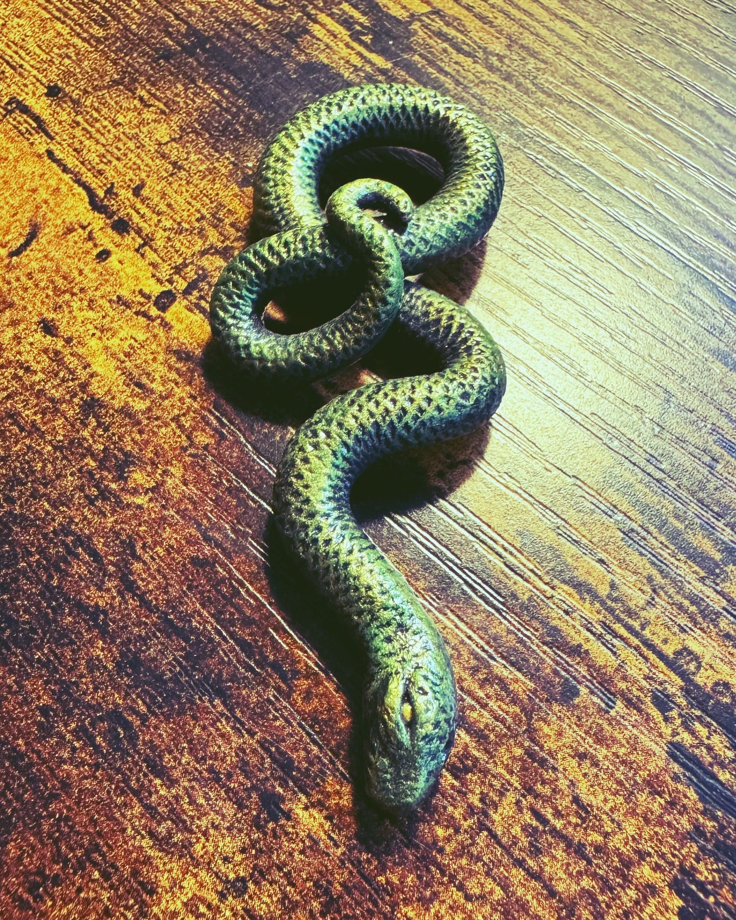 Figura Serpiente Verde - Arcilla Polimérica - Colgante Serpiente - Decoración - Altar - Witchy - Amuleto Protección