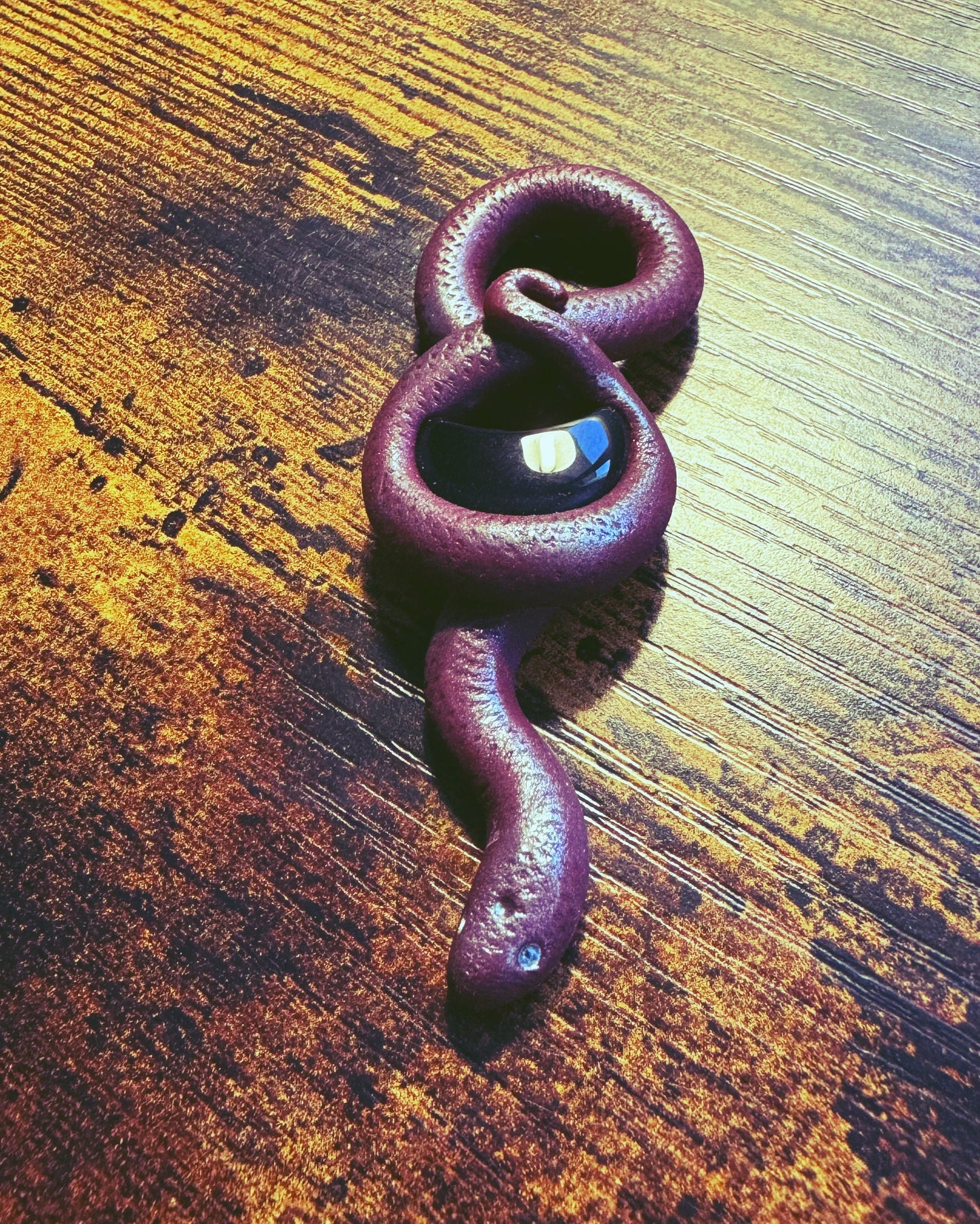 Figura Serpiente Morada - Arcilla Polimérica - Colgante Serpiente - Decoración - Altar - Witchy - Amuleto Protección